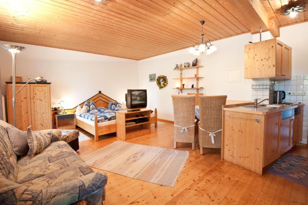 Großgundertshausen Stadler Hof الغرفة الصورة